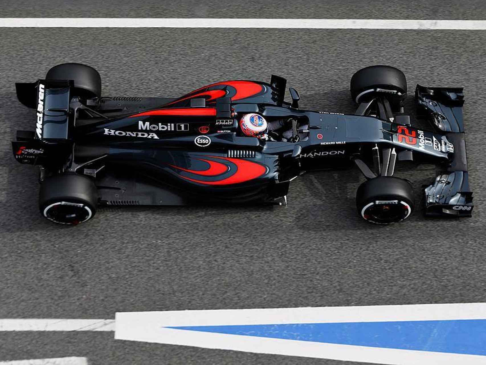 En la imagen destaca la ‘estrecha' cintura y la elaborada zona 'Coca-Cola' del McLaren-Honda MP4-31.