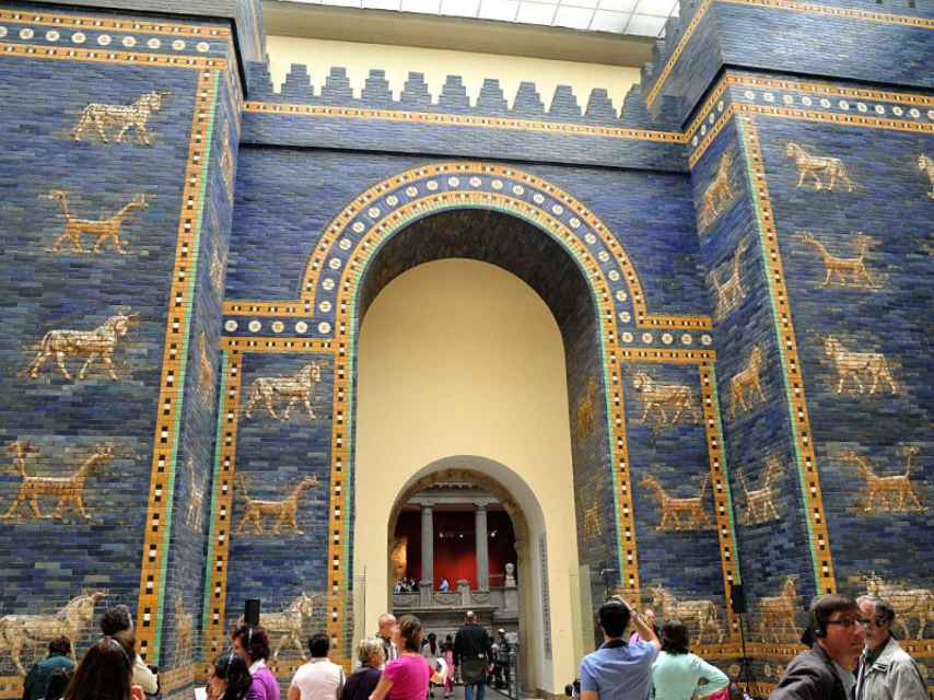 Una de las ocho puertas de Babilonia en el Museo de Pérgamo de Berlín