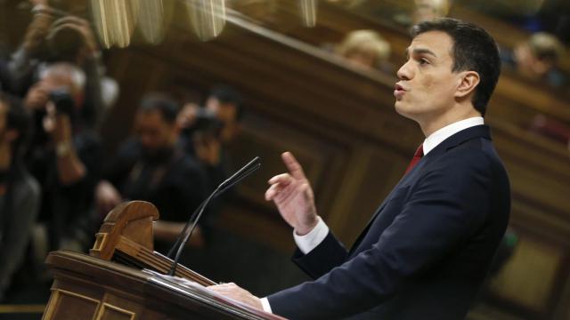 Pedro Sánchez en la tribuna de oradores del Congreso.