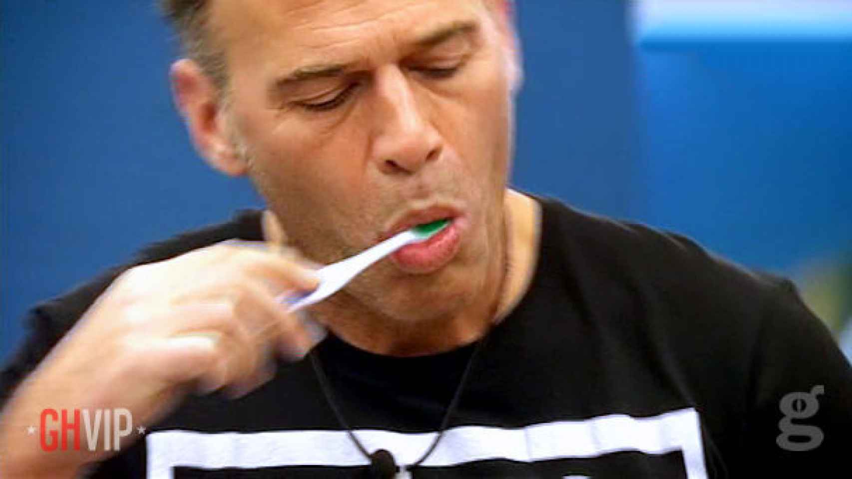 'GH VIP 4': Carlos Lozano usó el cepillo de dientes que metieron en el váter