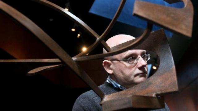 Image: Txomin Badiola: No es sano llevar a alguien como Oteiza en la mochila tanto tiempo