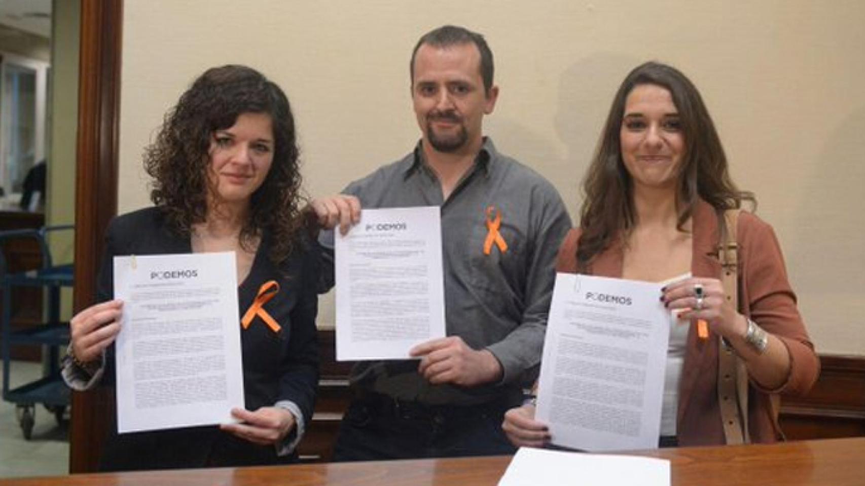 Sofía Castañón, Miguel Álvarez y Noelia Vera presentan la Proposición no de ley de RTVE en el Congreso