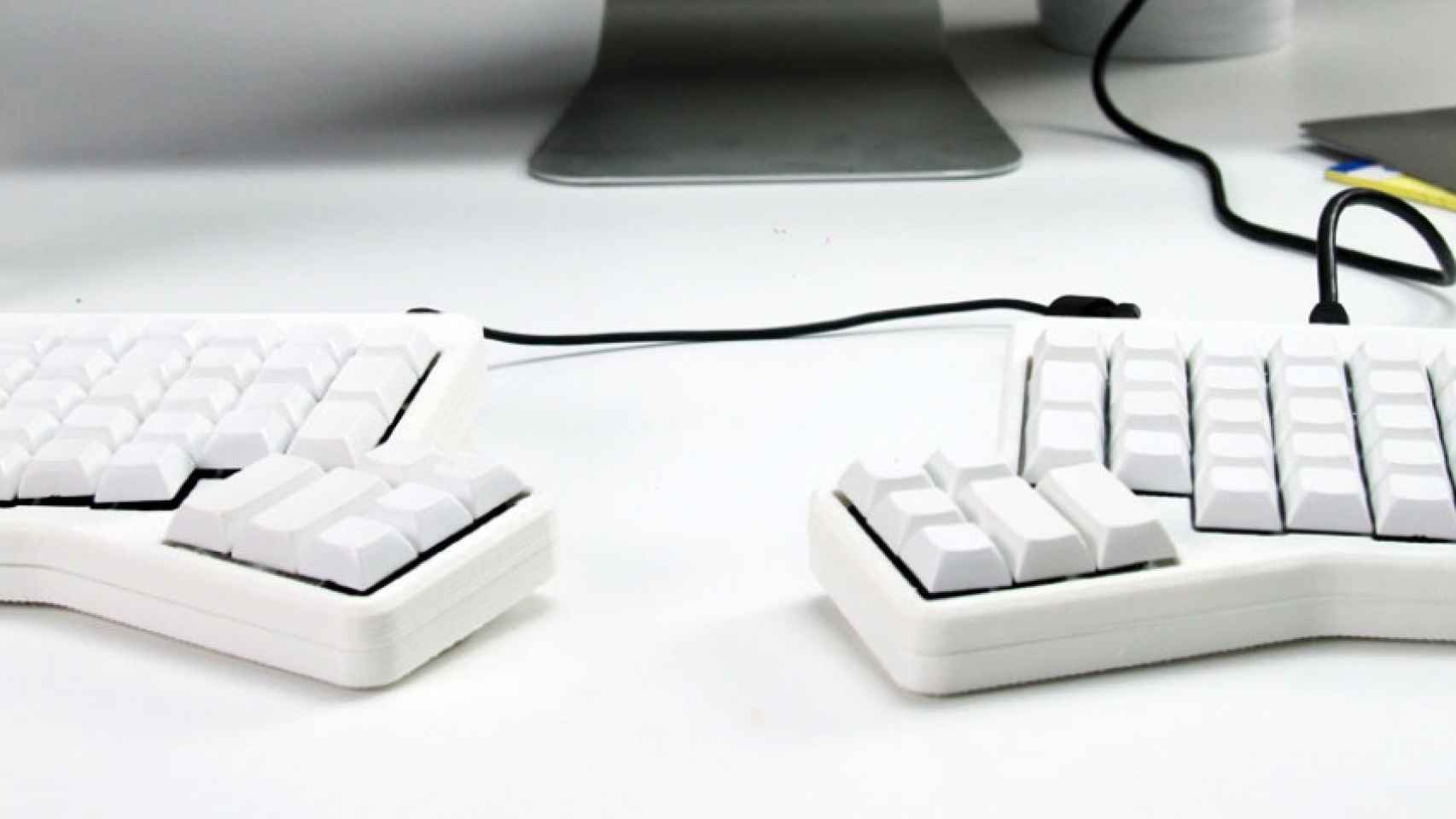 ErgoDox EZ, el teclado opensource que se ajusta como tu quieras
