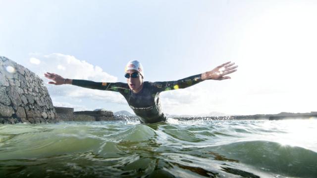 Mario Mola, en el mar.