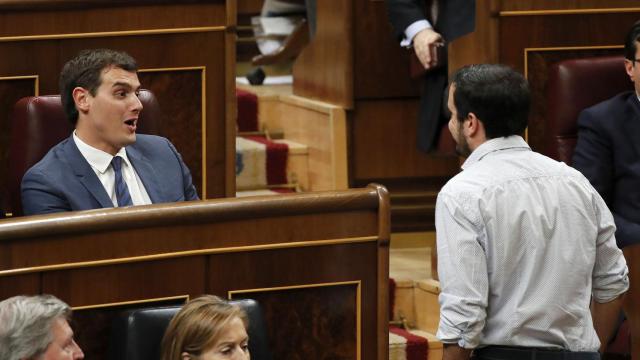 El líder de IU, Alberto Garzón, y el de C´s, Albert Rivera.