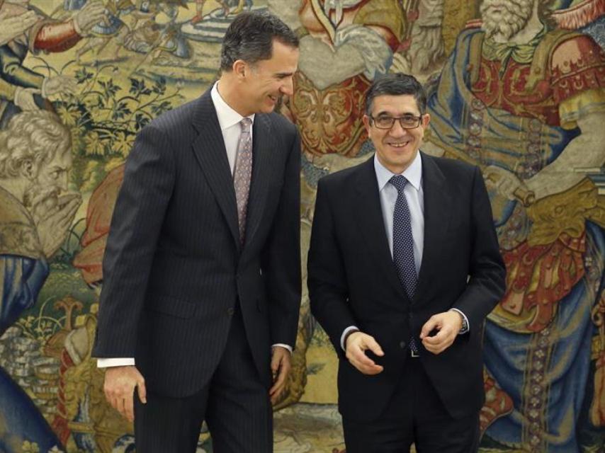 Felipe VI con Patxi López este lunes en La Zarzuela