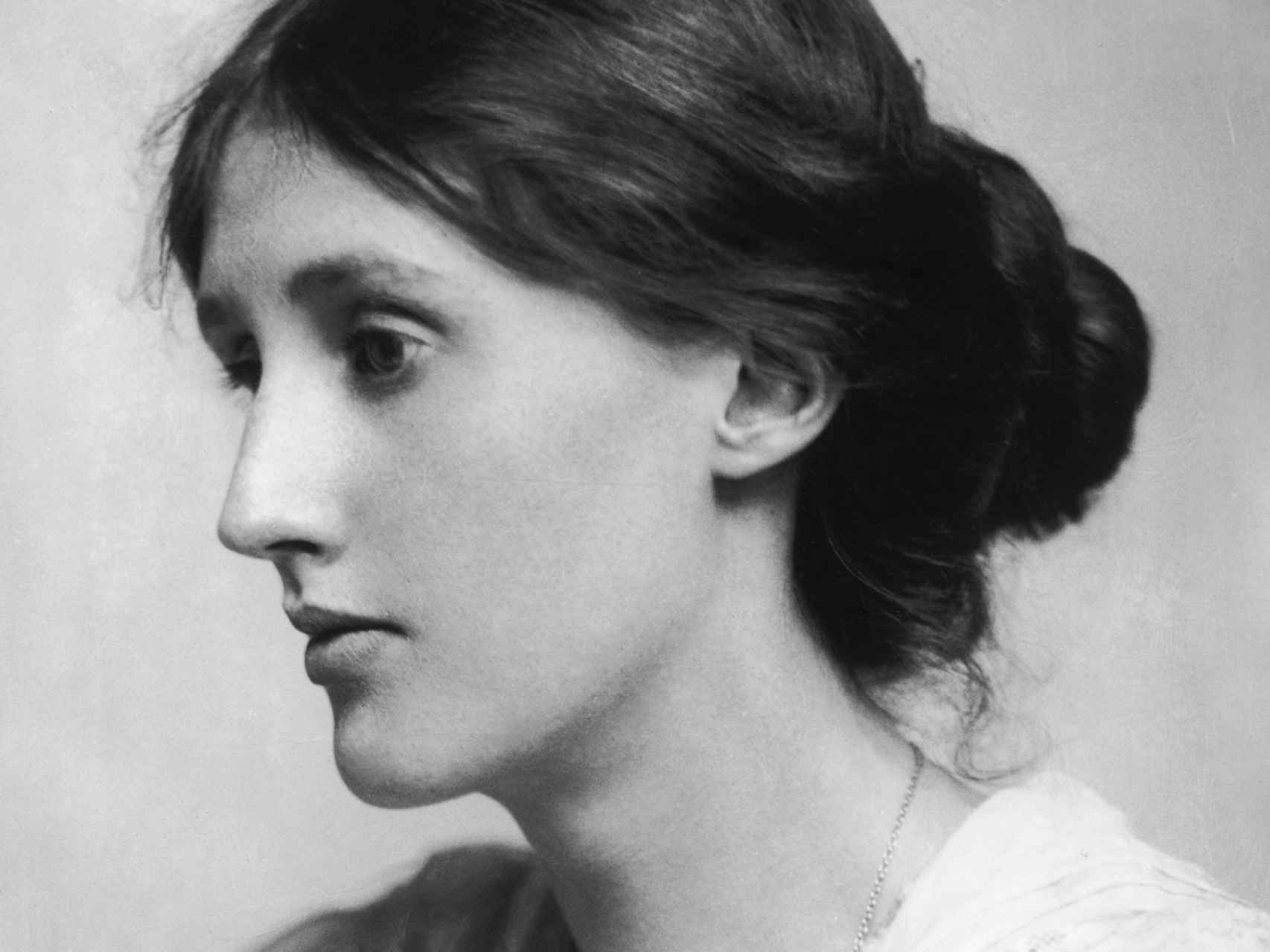 La escritora Virginia Woolf, autora del ensayo Un cuarto propio