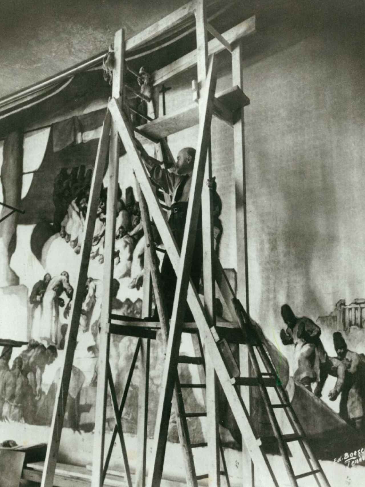 Josep María Sert en acción, pintando el encargo de las Naciones Unidas.