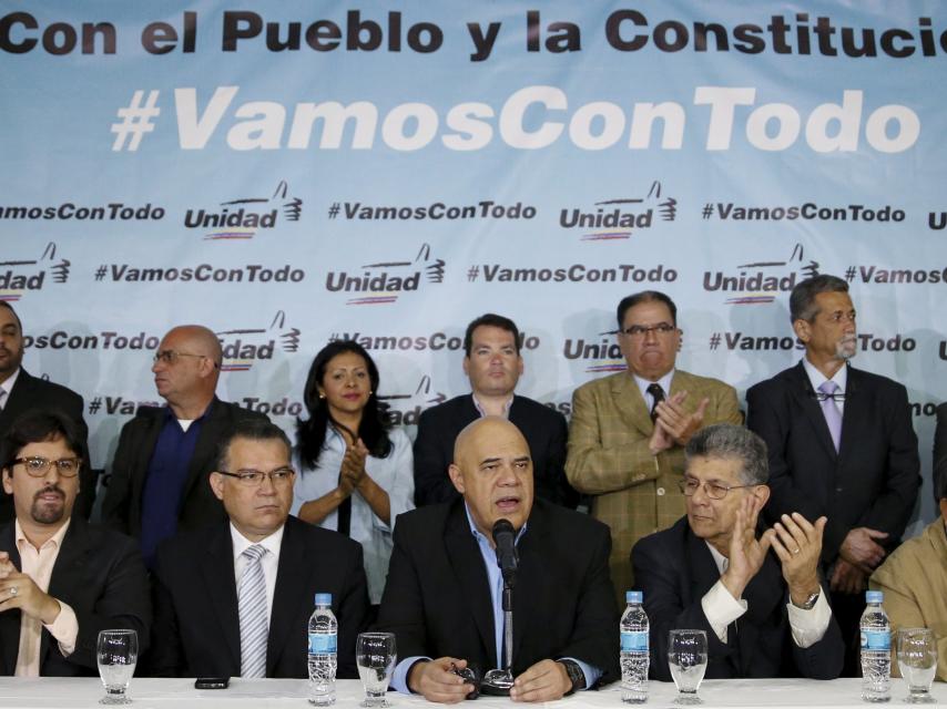 Torrealba, junto a otros líderes opositores durante la rueda de prensa