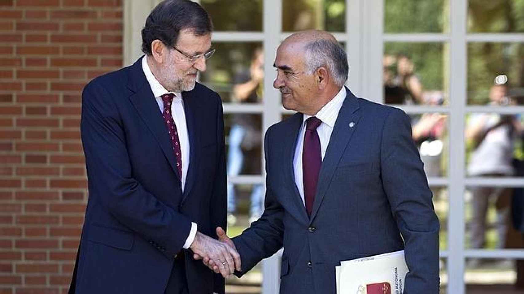 Mariano Rajoy con Alberto Garre, expresidente de Murcia.