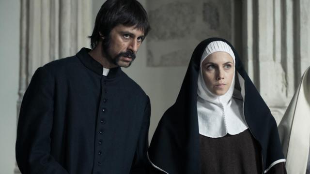 Hugo Silva y Aura Garrido en 'El Ministerio del Tiempo' (RTVE)