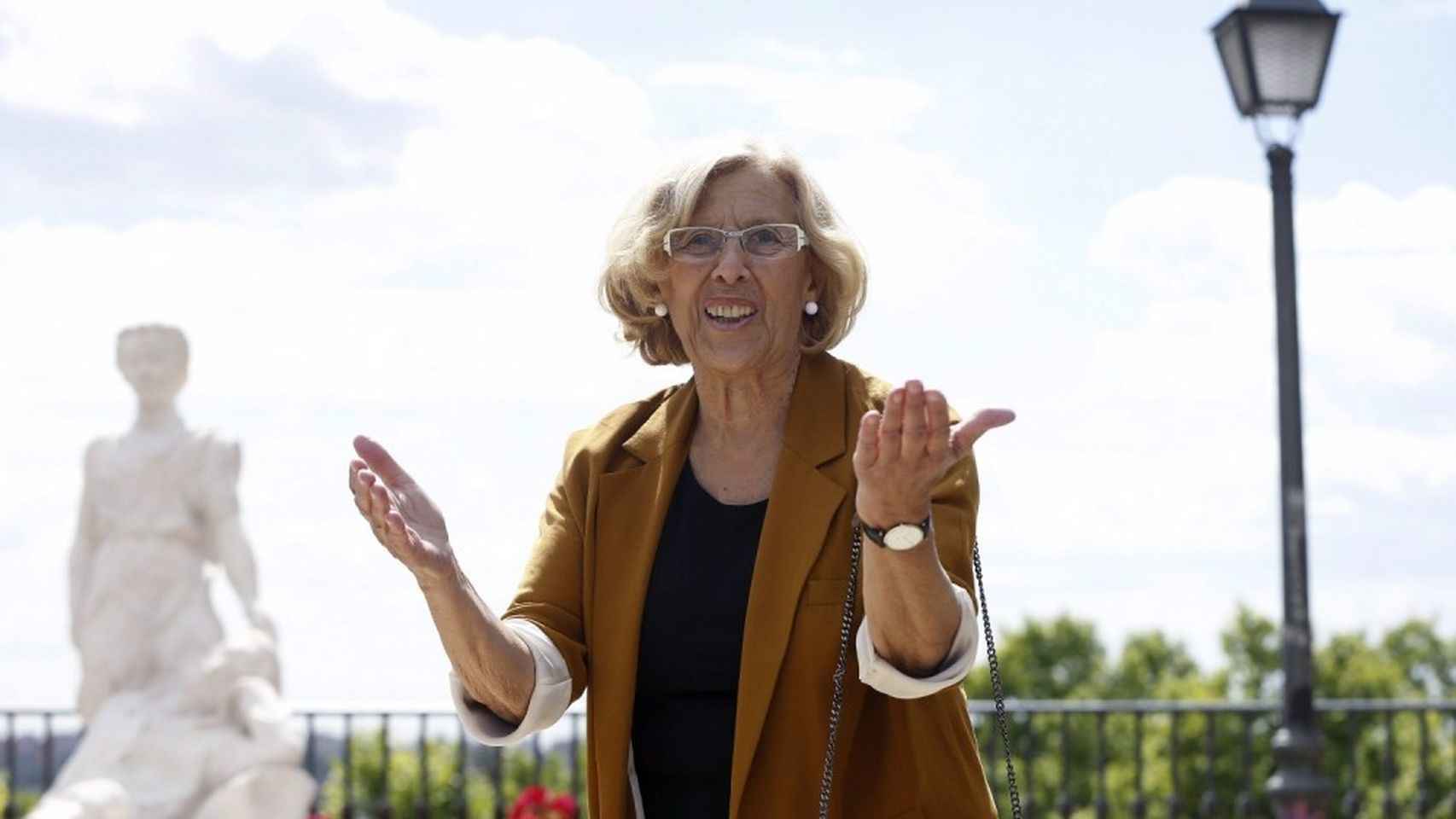 La alcaldesa de Madrid, en el Retiro.