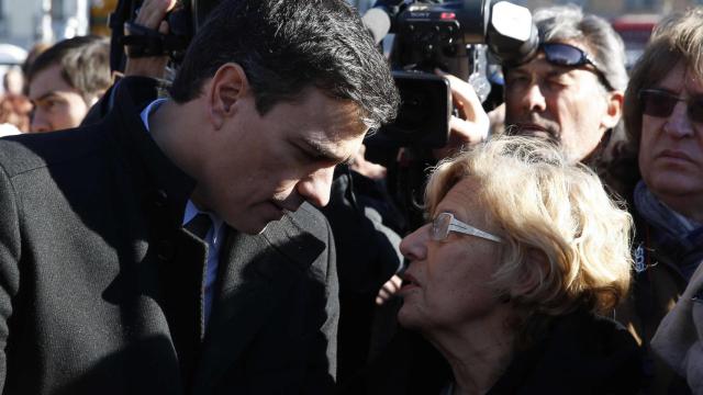 Pedro Sánchez y Manuela Carmena, este viernes en los actos del 11-M.