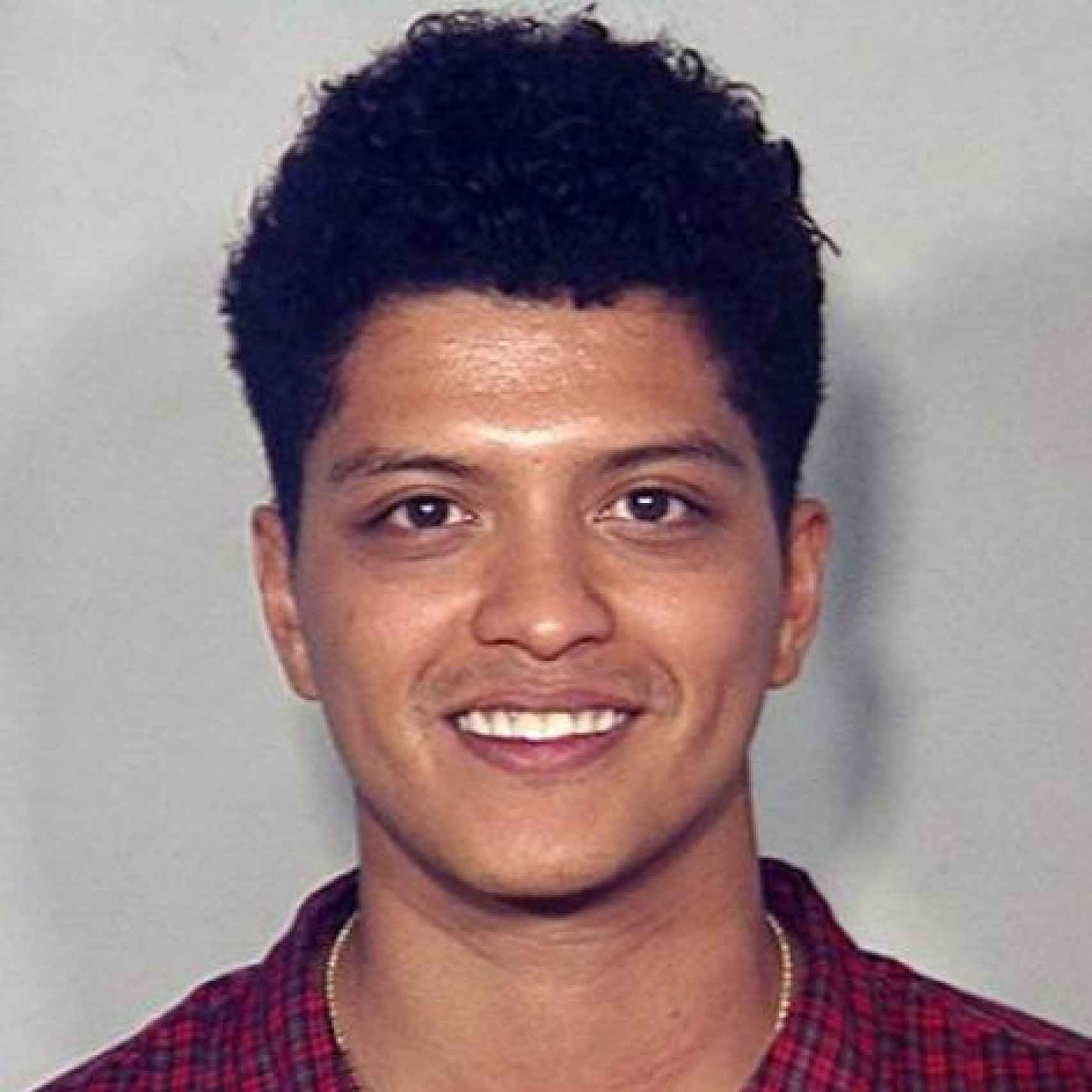 Ficha policial de Bruno Mars