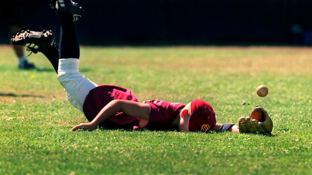 BASEBALL-MISSED-BALL