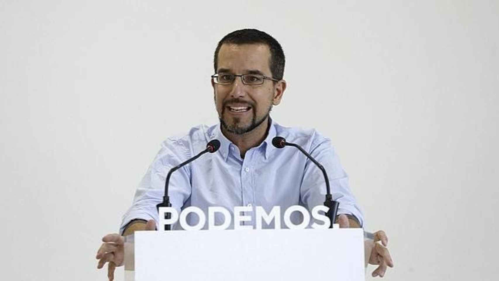 Pablo Iglesiasha fulminado al número tres de Podemos, Sergio Pascual, por su gestión de la crisis interna