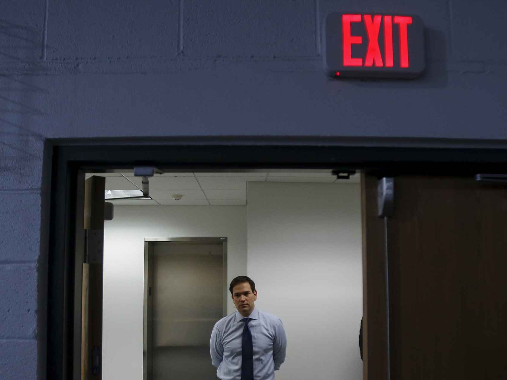 El senador por Florida Marco Rubio minutos antes de anunciar su renuncia en la carrera republicana