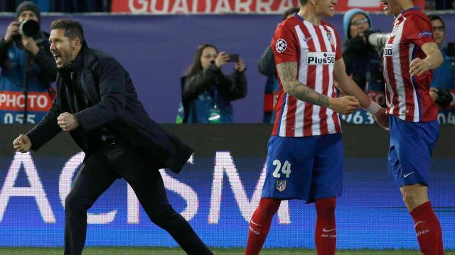 Simeone celebra la victoria contra el PSV.