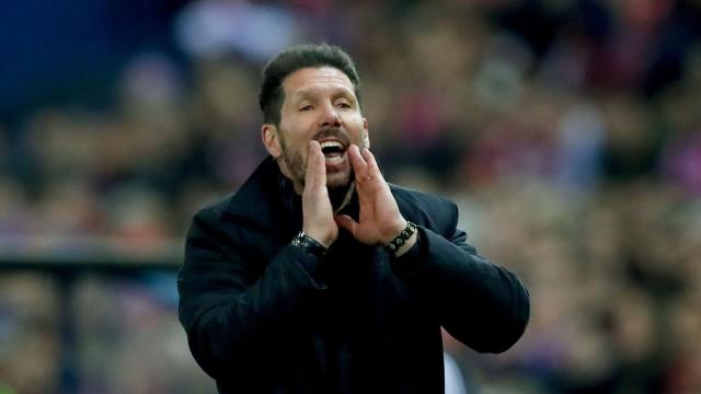 Simeone da instrucciones a los suyos.