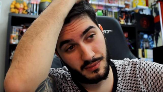 El Youtuber Wismichu contesta a la prensa.