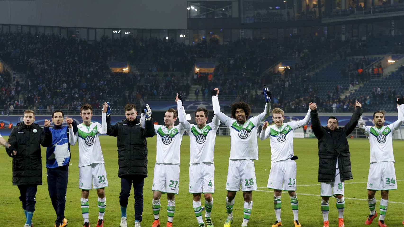 Los jugadores del Wolfsburgo celebran el pase a cuartos.