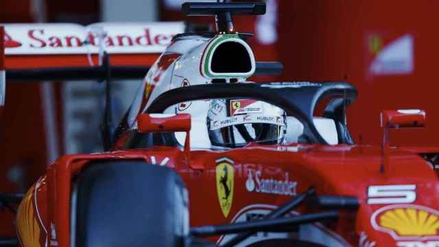 El Ferrari de Vettel con el prototipo de Halo.
