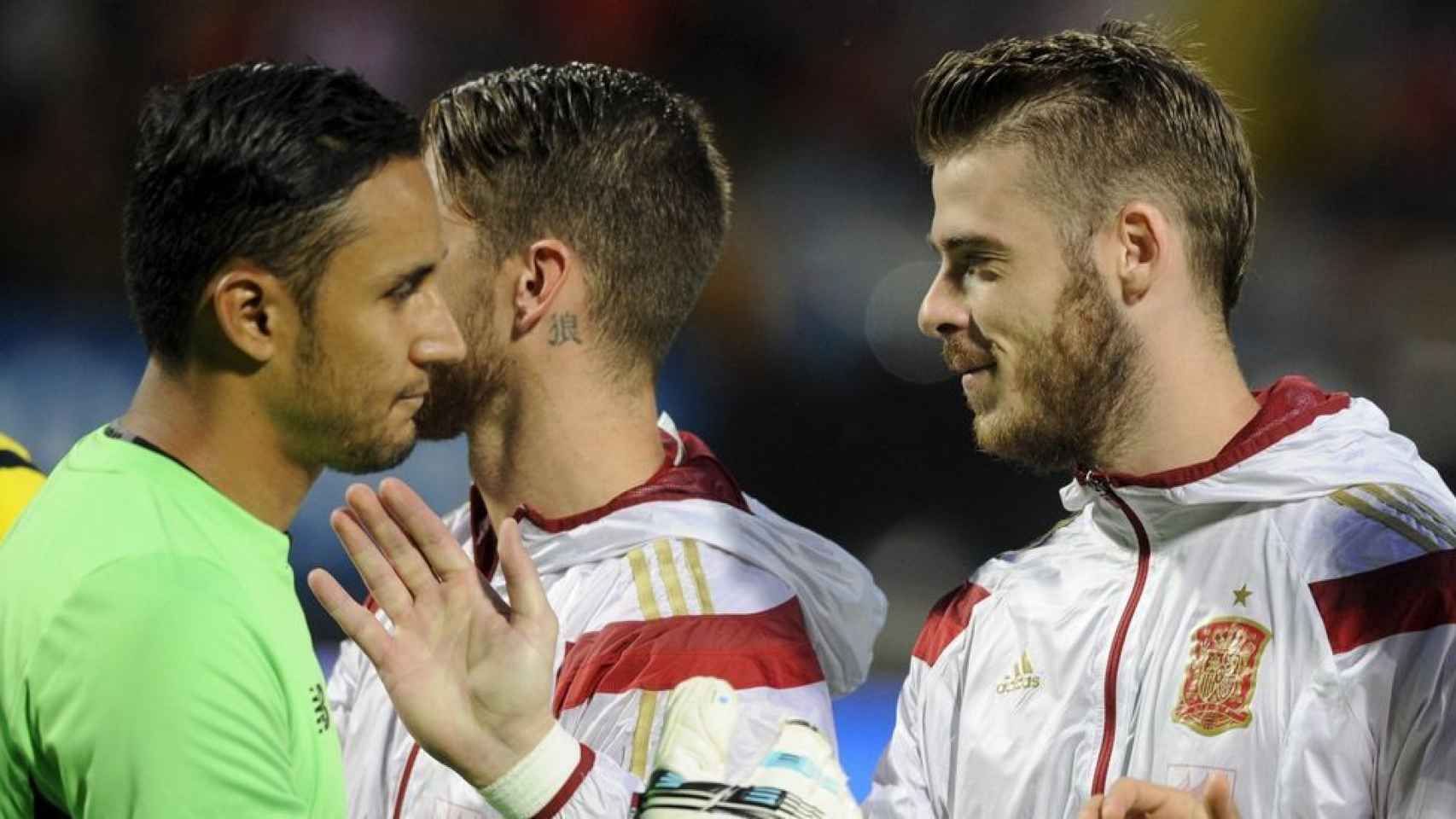 Keylor Navas y de Gea se saludan en un partido entre Costa Rica y España