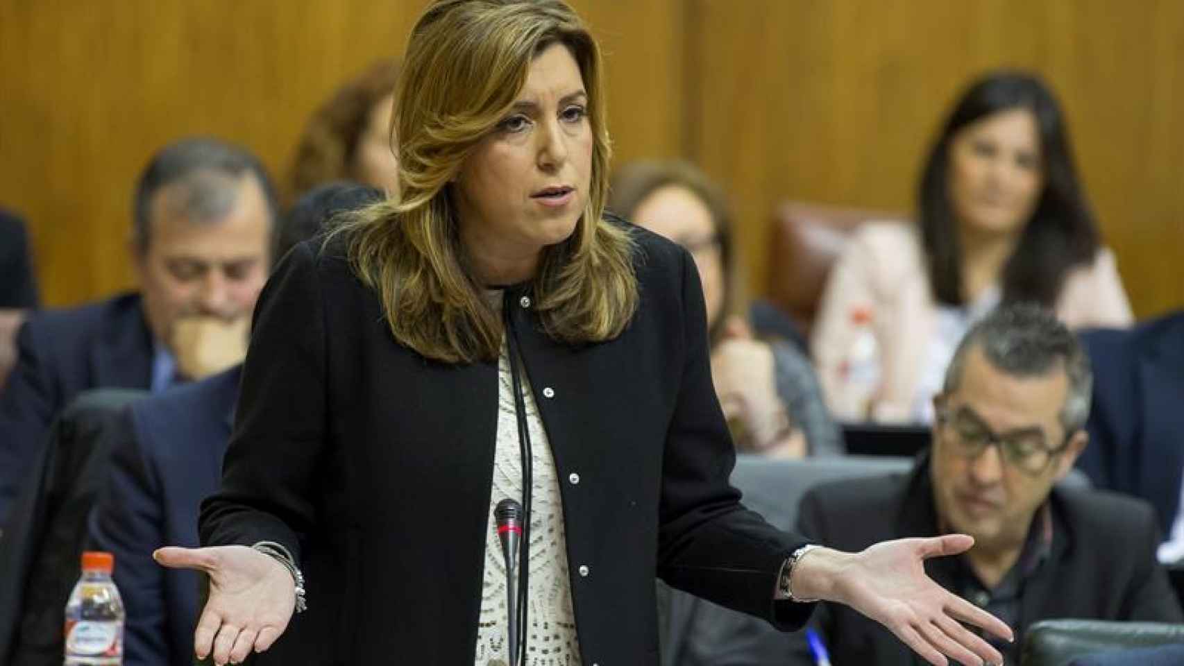 Susana Díaz en la sesión de control del Parlamento.