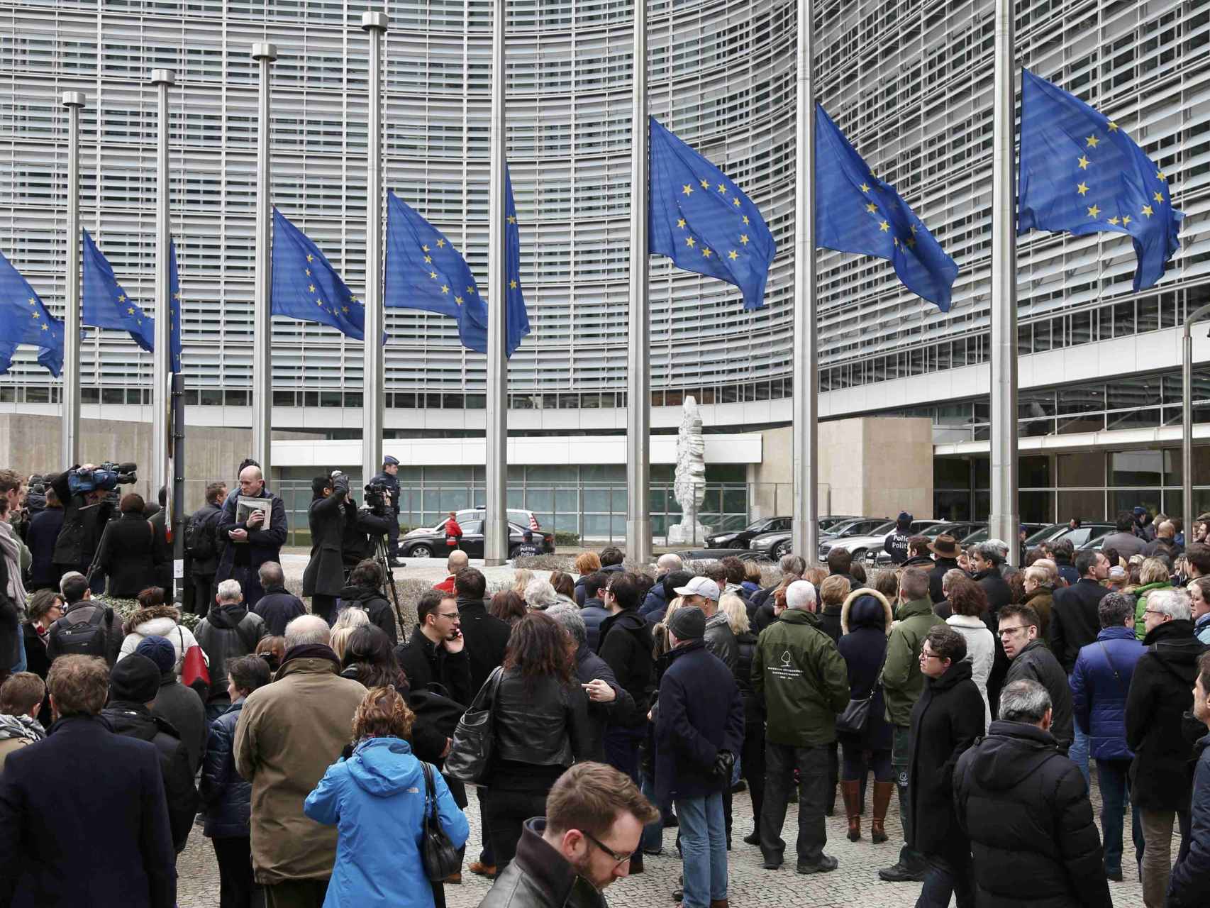 Minuto de silencio ante la sede de la Comisión en Bruselas