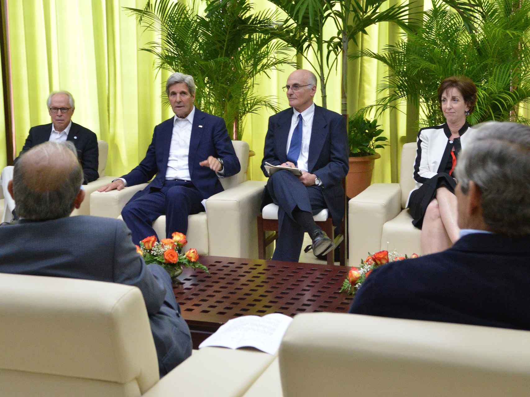 Kerry, con los negociadores del Gobierno colombiano.