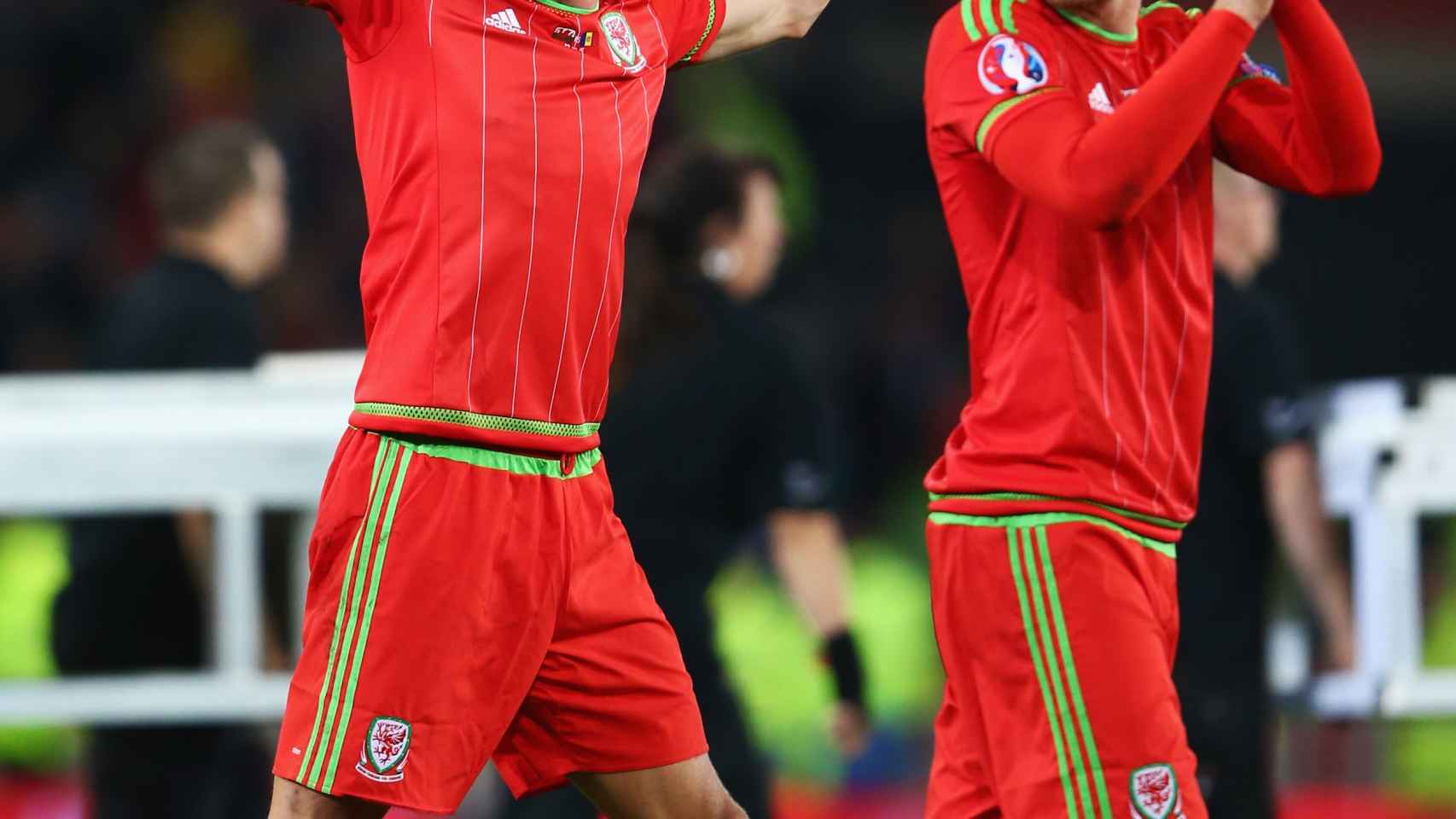Bale y Ramsey, tras la clasificación de Gales para la Eurocopa.