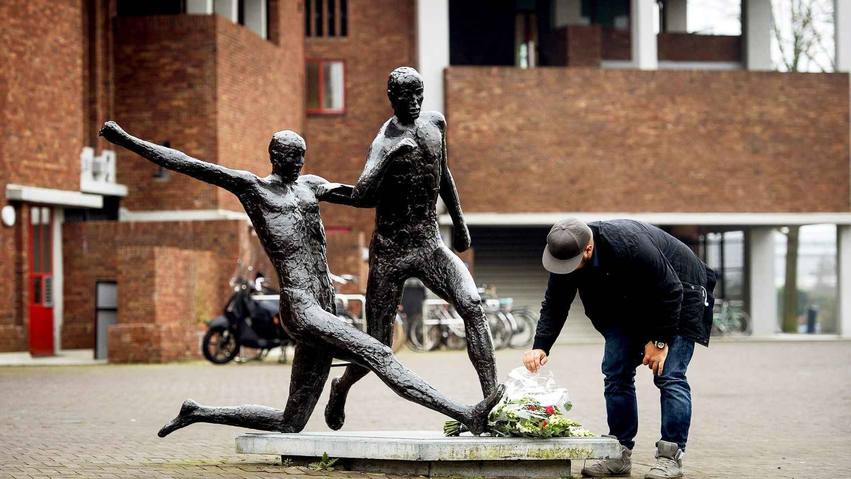 Estatua de Johan Cruyff.