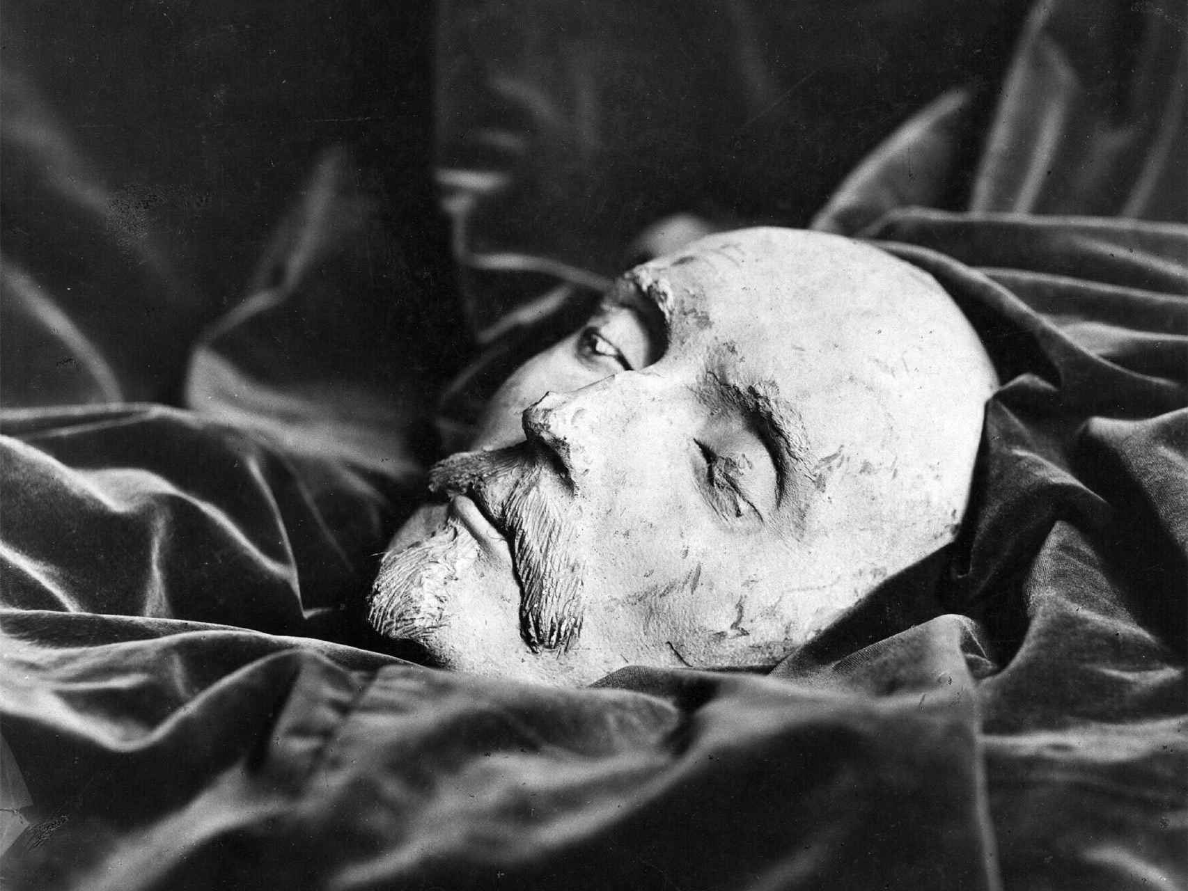 Supuesta máscara funeraria de William Shakespeare.