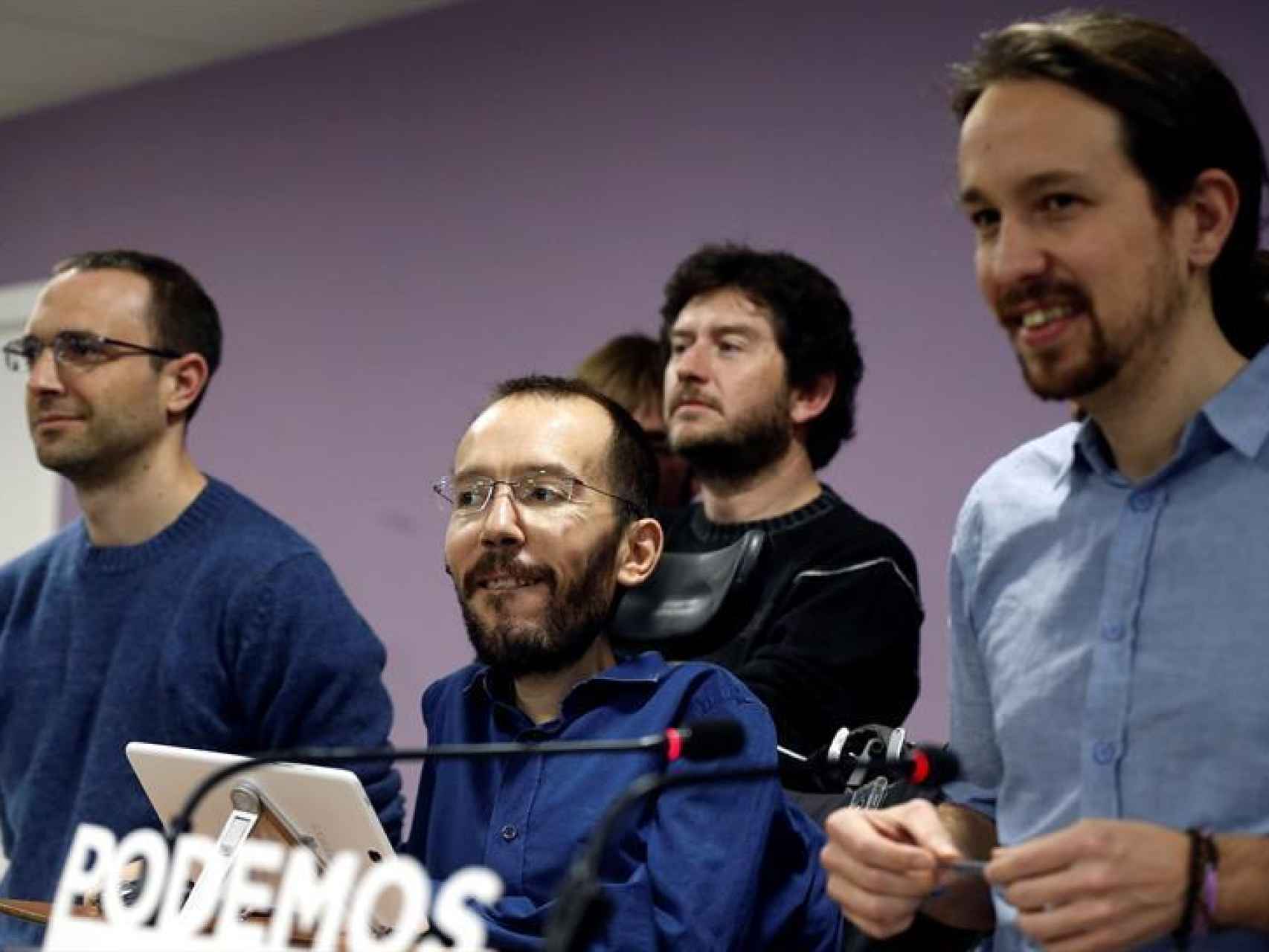 Rueda de prensa de Pablo Iglesias tras su reunión con dirigentes territoriales/Kiko Huesca/EFE