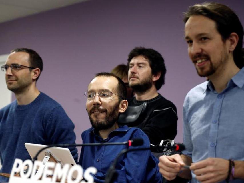 Rueda de prensa de Pablo Iglesias tras su reunión con dirigentes territoriales/Kiko Huesca/EFE