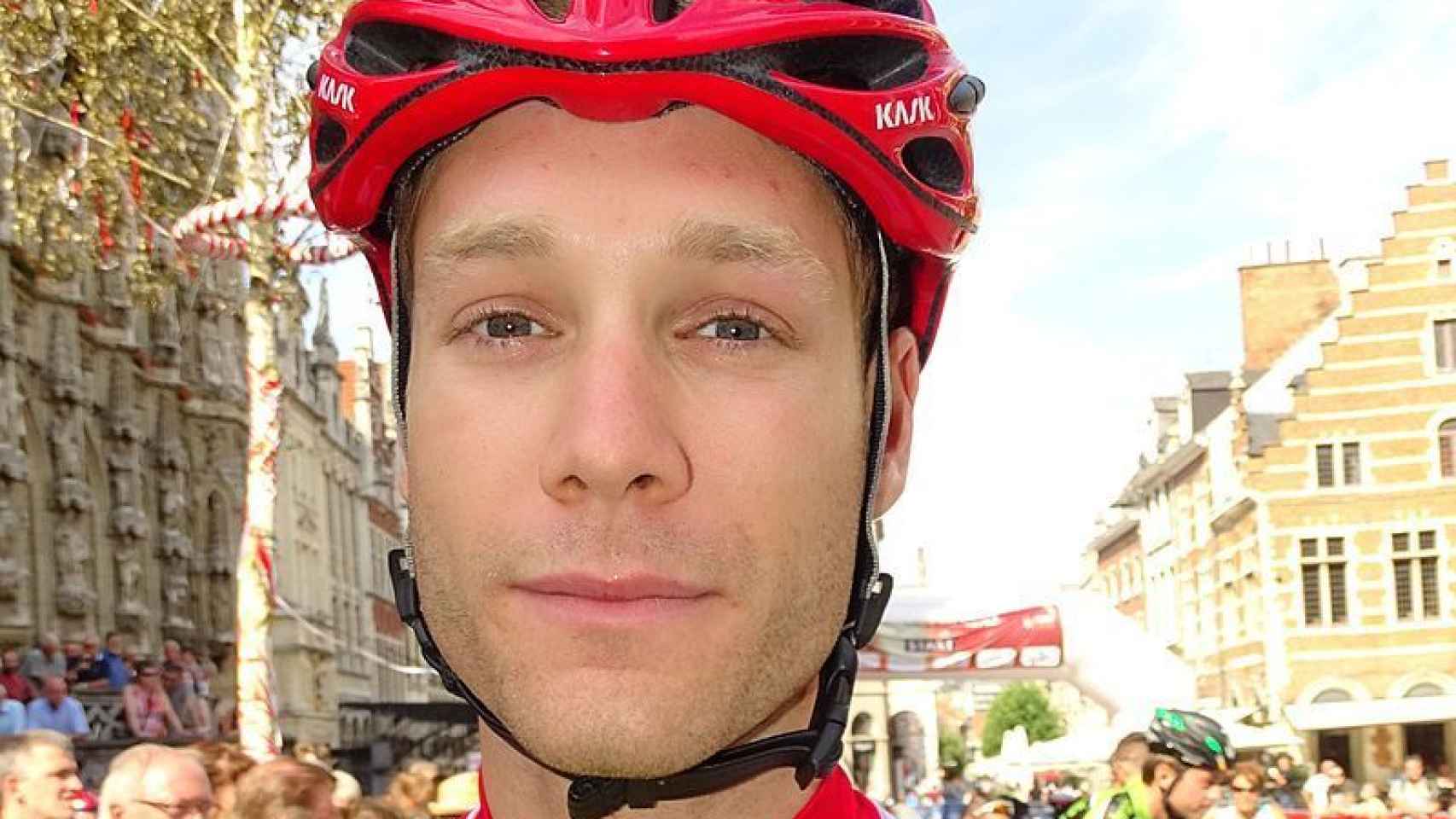 El ciclista belga Antoine Demoitié fallece tras ser arrollado por una moto
