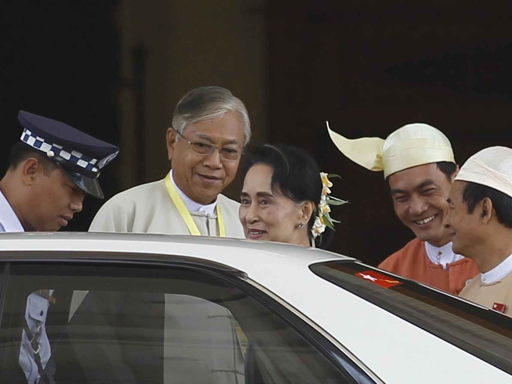 La presidencia bicéfala de la nueva Birmania