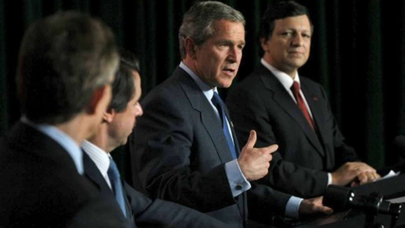 Blair, Aznar, Bush y Barroso, en la cumbre de las Azores