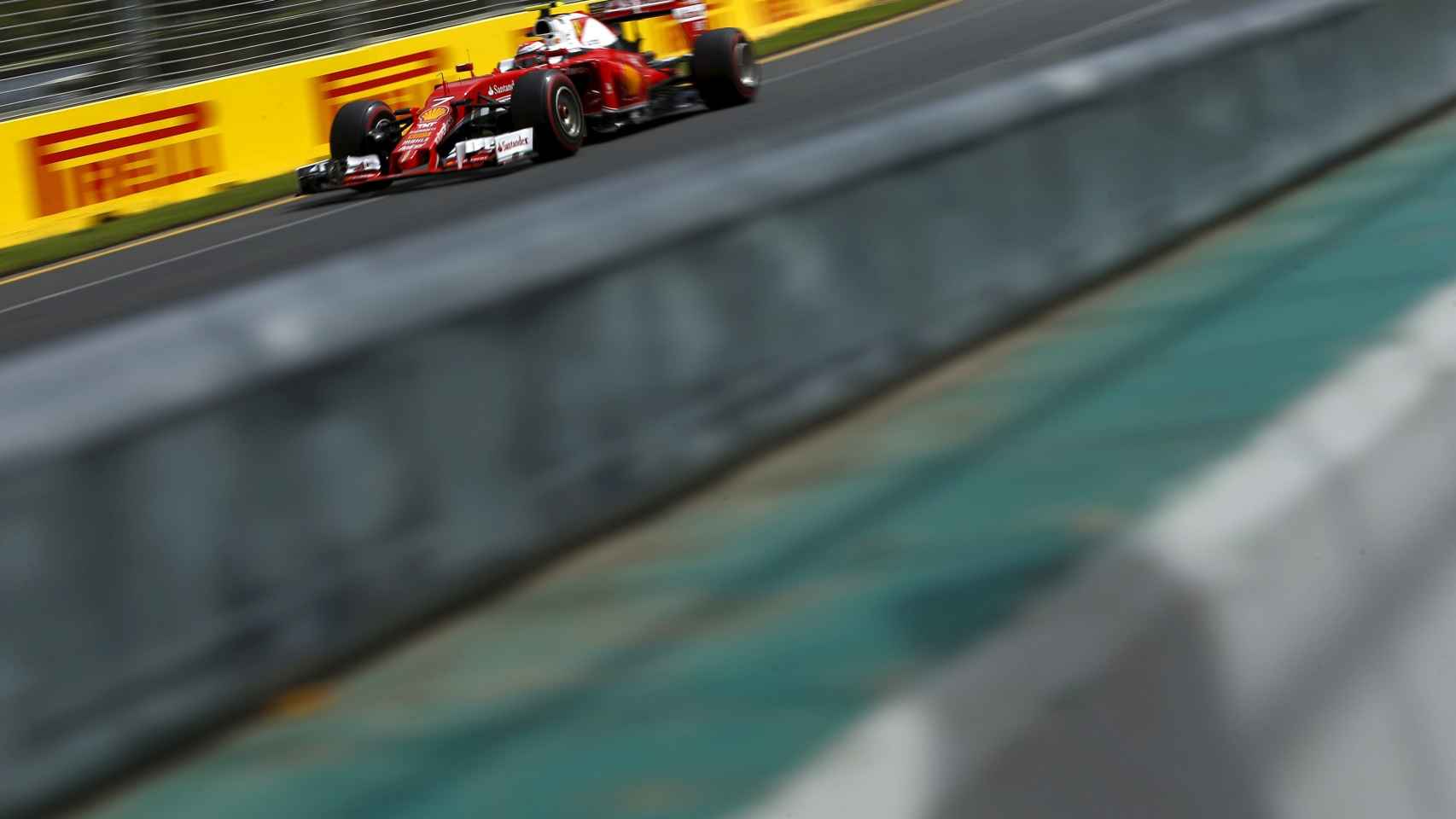 Ferrari rueda en el GP de Australia.