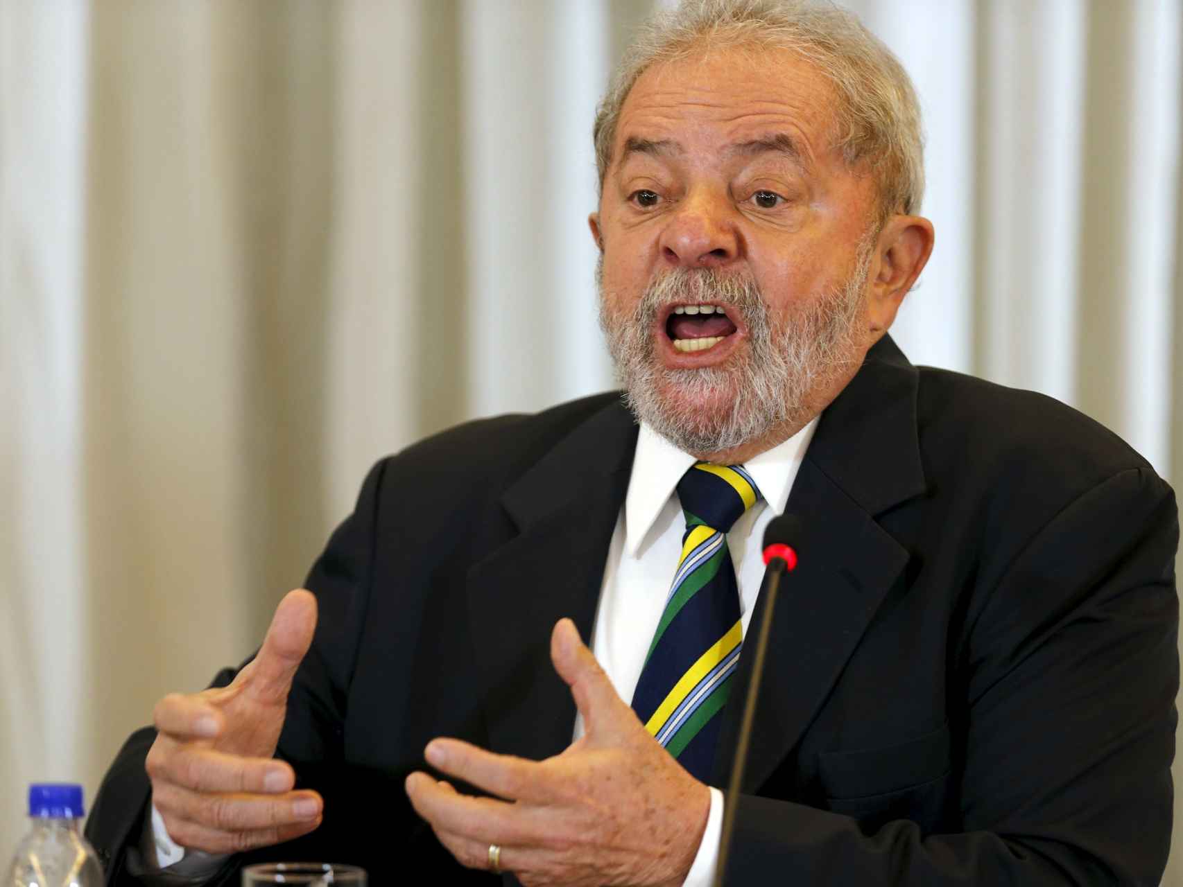 Lula atiende a los medios en una rueda de prensa el 28 de marzo de 2016.