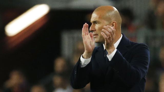 Zinedine Zidane en el partido ante el Barcelona.