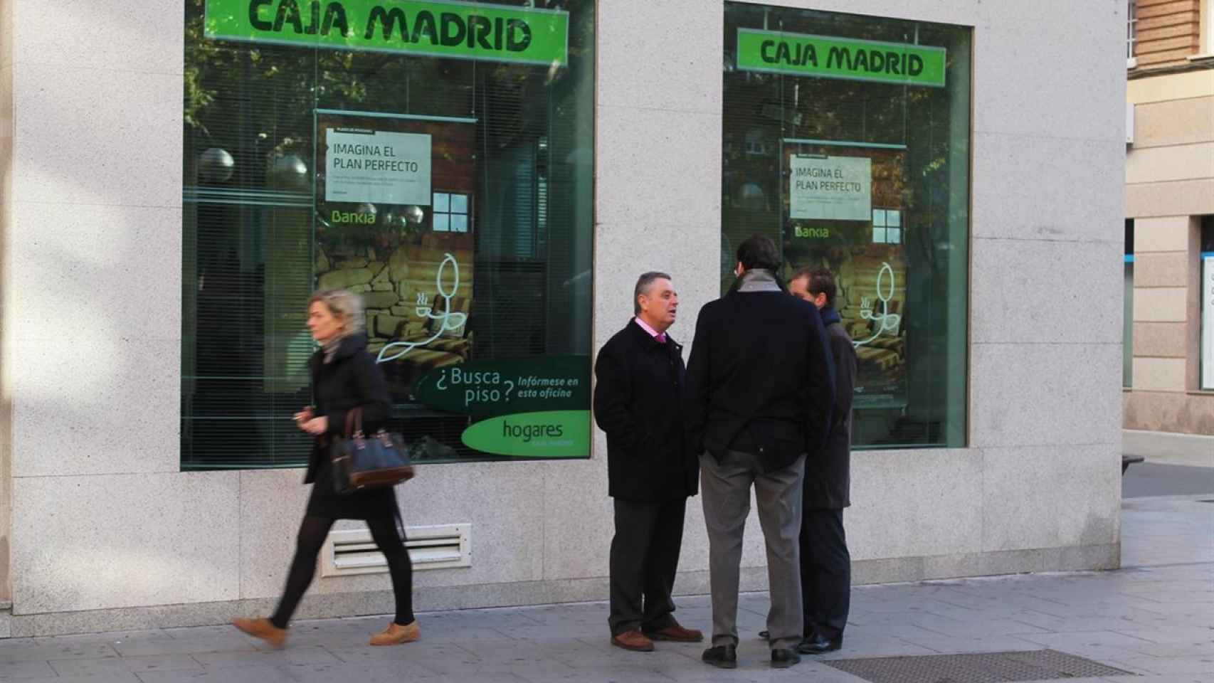 La banca ha destruido 70.000 empleos antes de los despidos que prepara el Santander