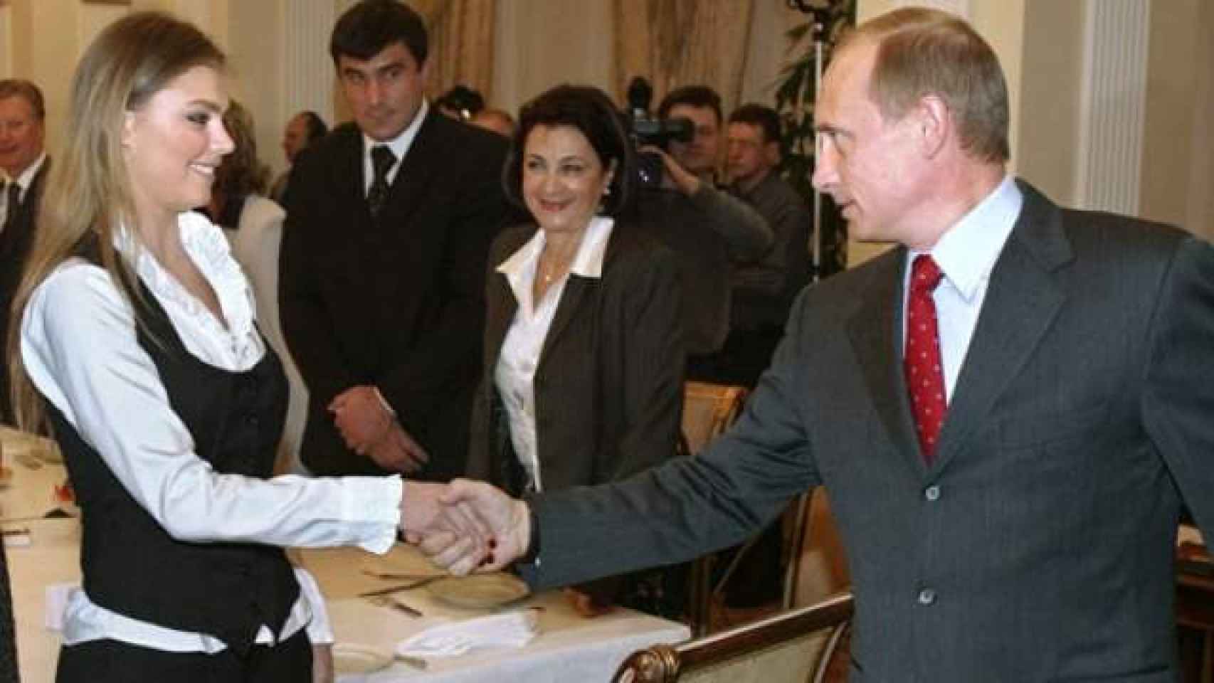 A Putin se le relacionó con la gimnasta Alina Kabaeva
