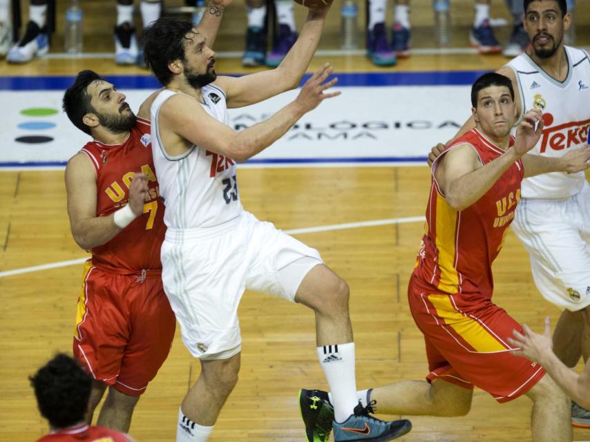 Llull en el partido ante el UCAM Murcia