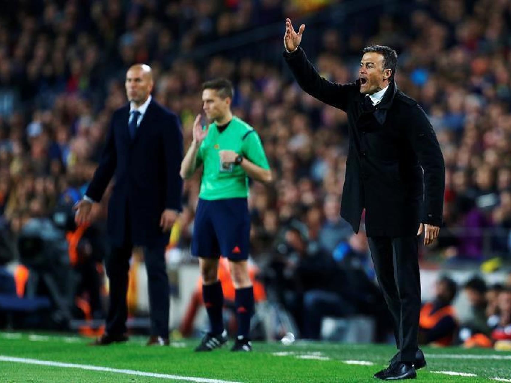 Luis Enrique, en la área del Camp Nou.