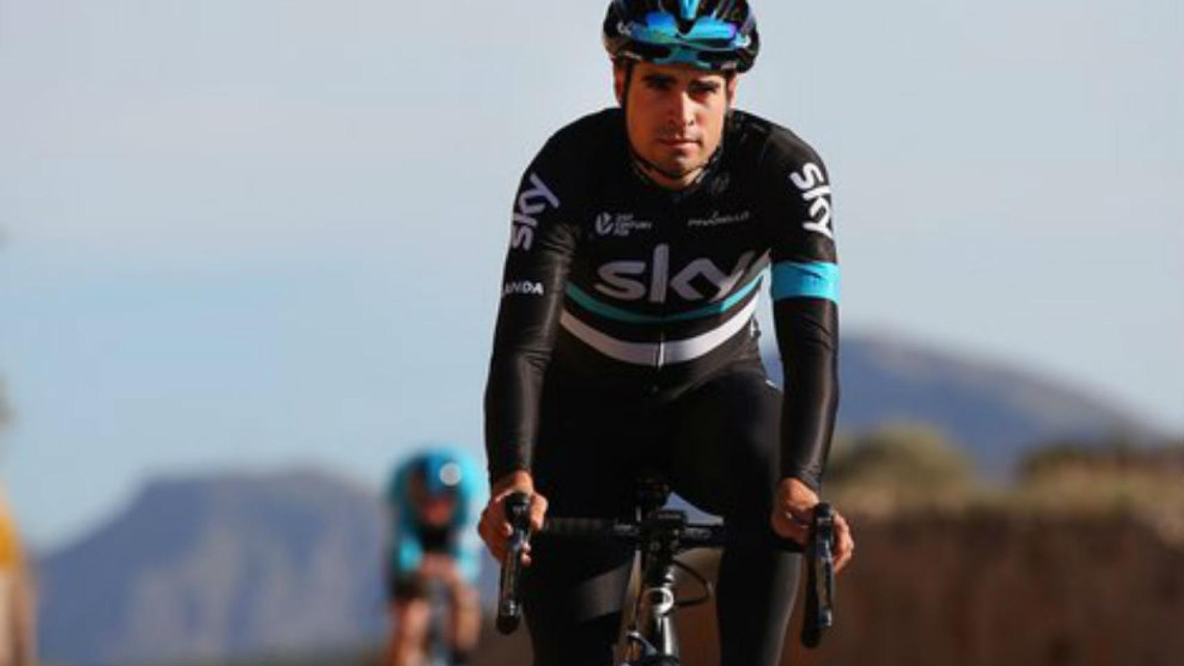 Mikel Landa rueda con el Sky.