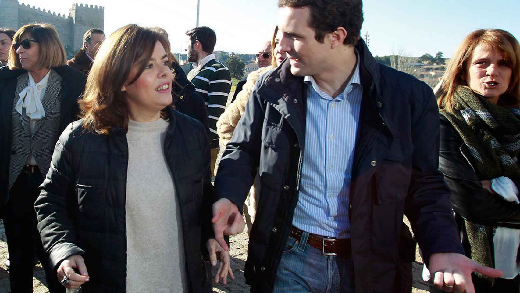La vicepresidenta, Soraya Sáenz de Santamaría, junto con el vicesecretario Pablo Casado.