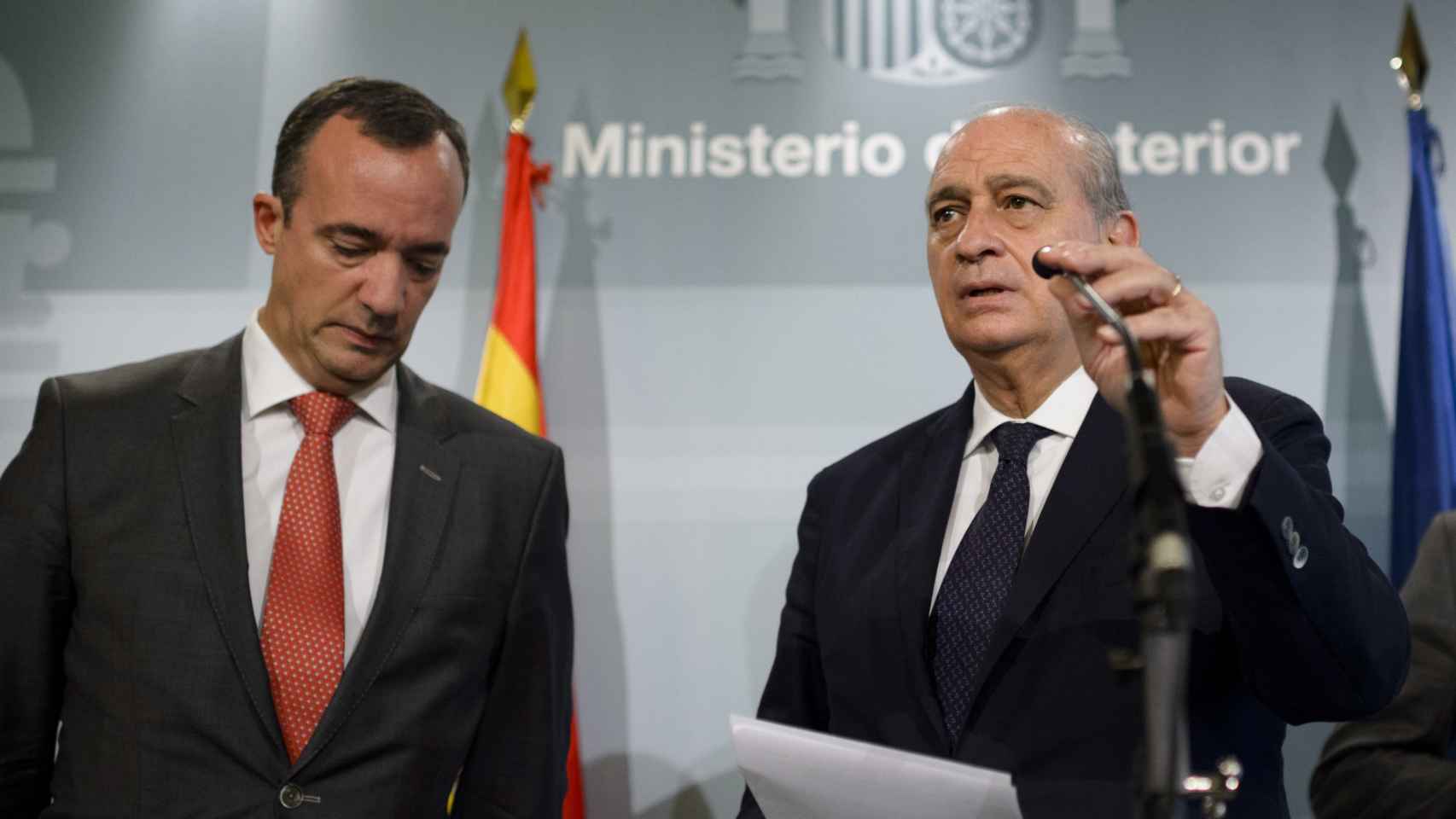 Francisco Martínez, secretario de Estado de Interior, junto al ministro Jorge Fernández. /