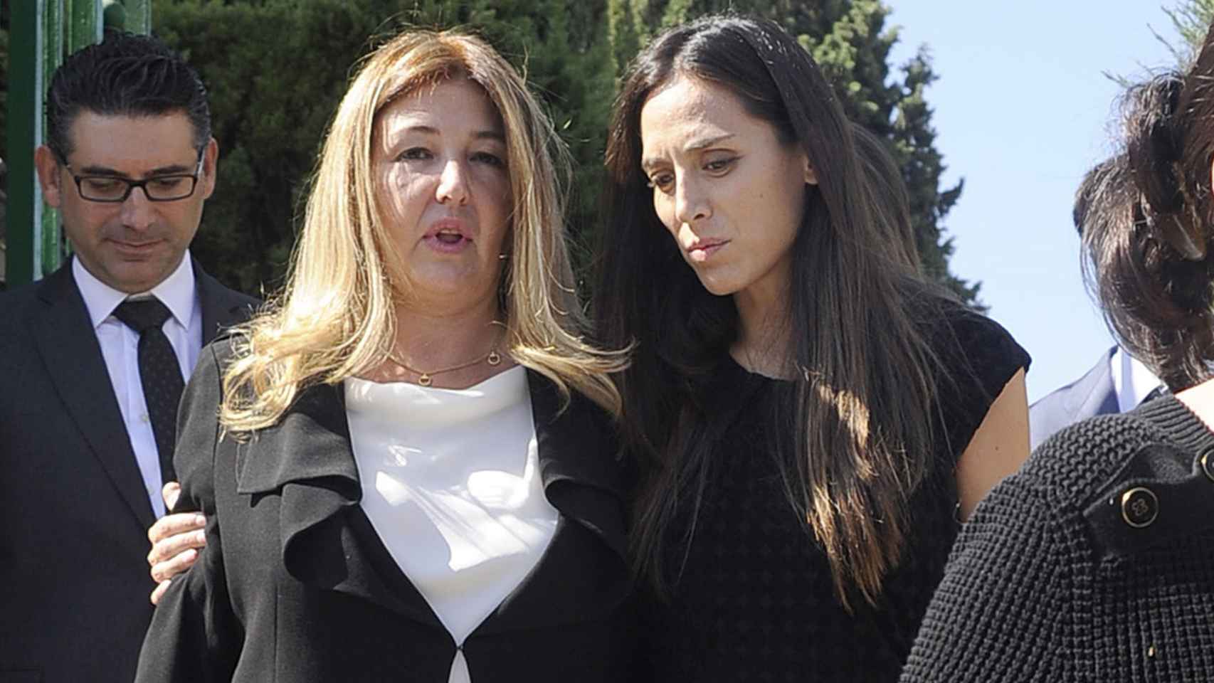 Laura Boyer y Tamara Falcó muy cariñosas en el entierro del ex ministro