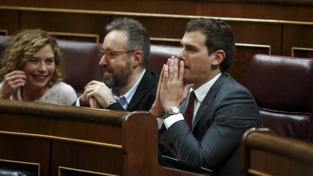 El líder de Ciudadanos, Albert River,a junto a sus compañeros de partido Marta Martín y Juan Carlos Girauta.